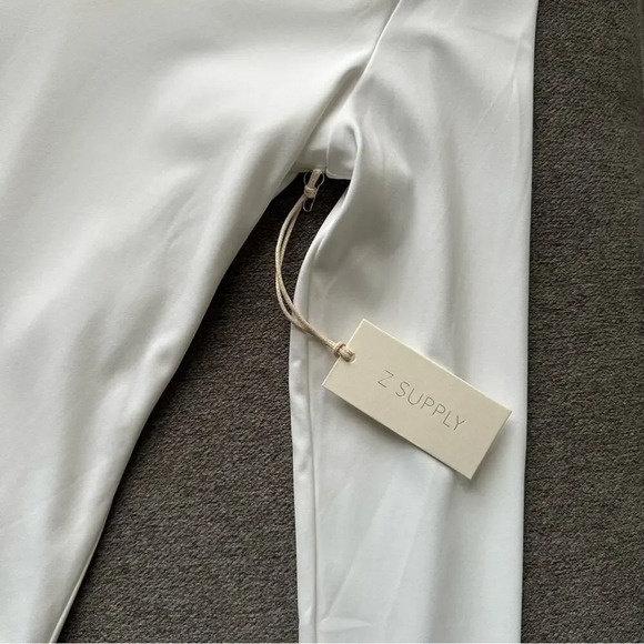 Z Supply So Smooth White Long Sleeve V Neck Bodysuit Medium NWT - Picture 7 of 10